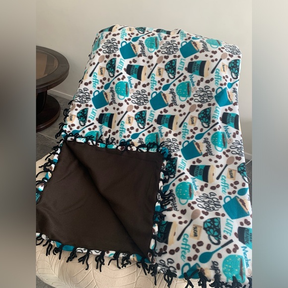 Blanket Fleece Throws - Picture 1 of 2